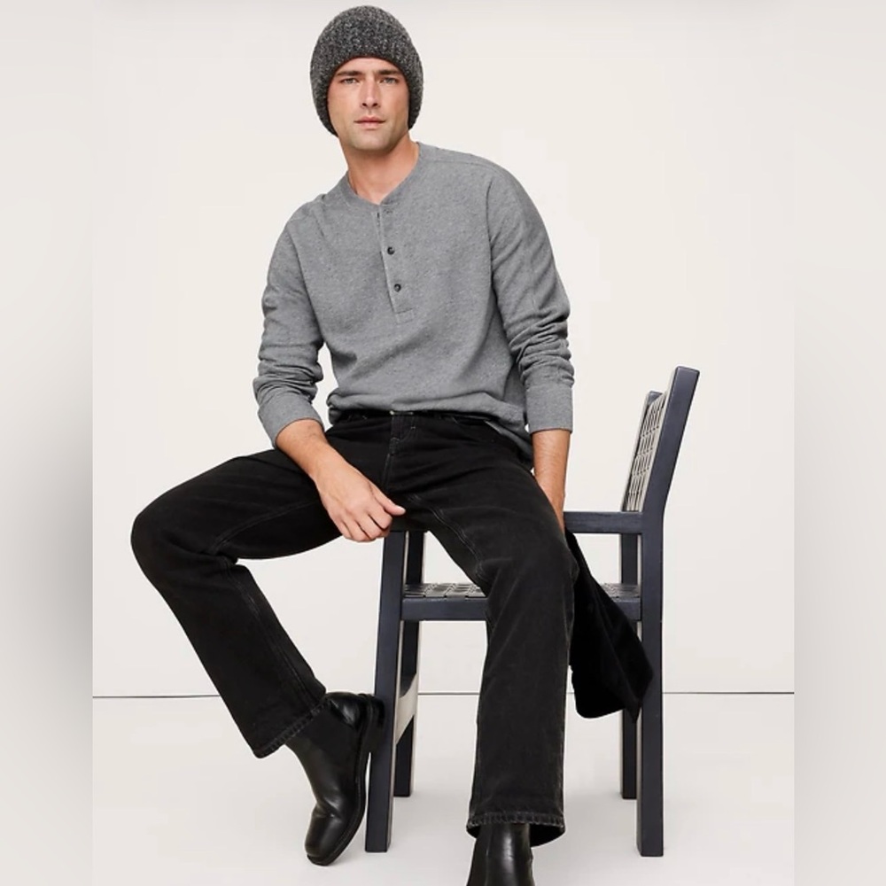Theory Men’s Long Sleeve Henley in Gray Knit Fabric Three Button Placket XXL‎
